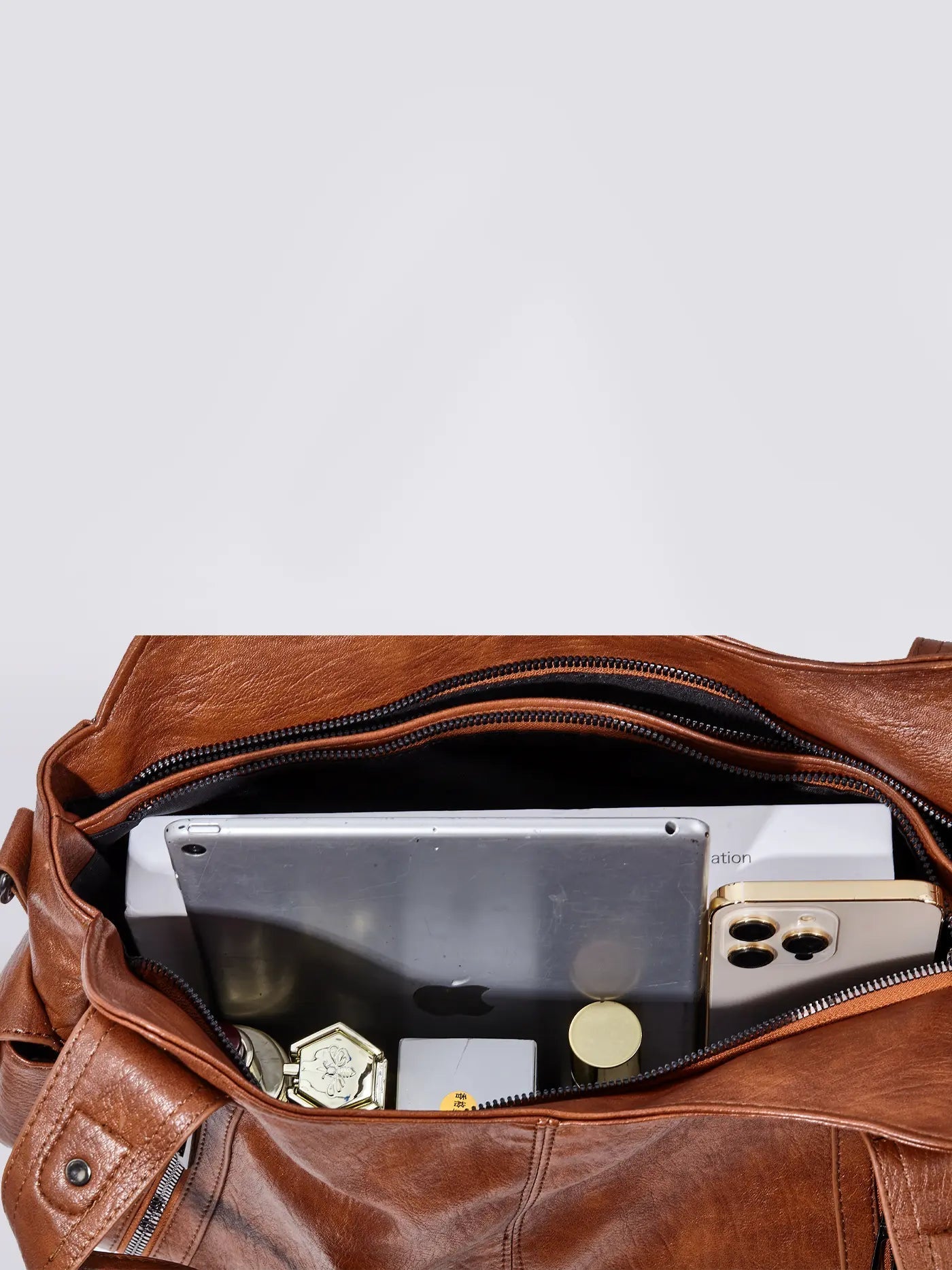 Classic Multi-Pocket Shoulder Bag – Stylish & Versatile for Everyday Use