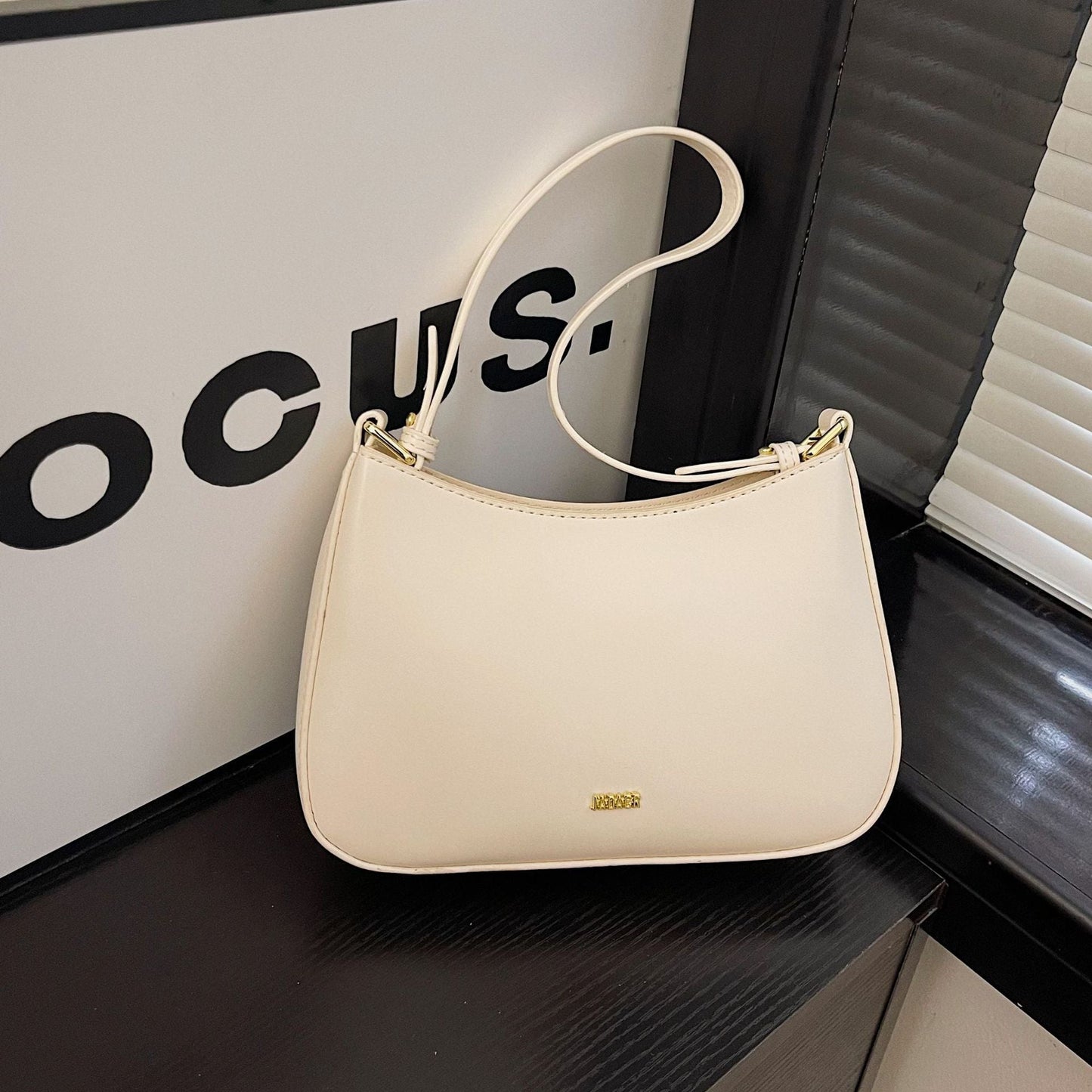 Leonie - Retro Cross-body Underarm Bag