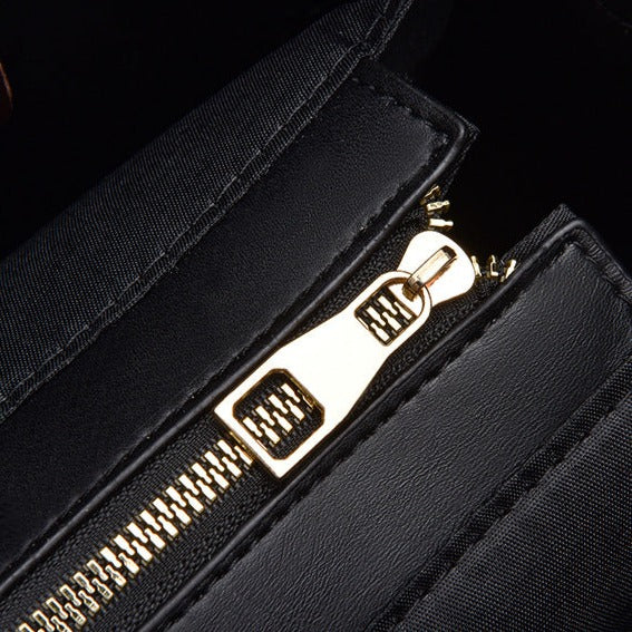 Aurelia - Elegant Handbag