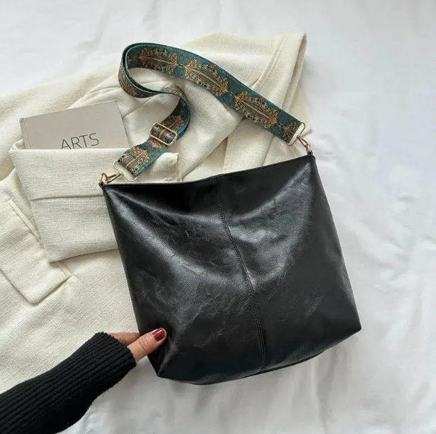 Chelsey’s Charm | Shoulder Bag