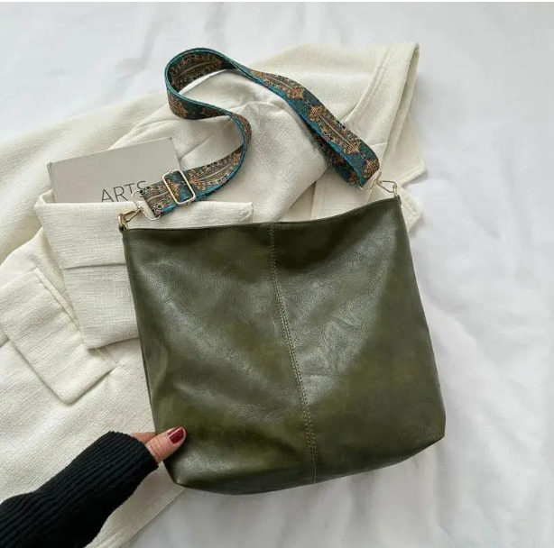 Chelsey’s Charm | Shoulder Bag